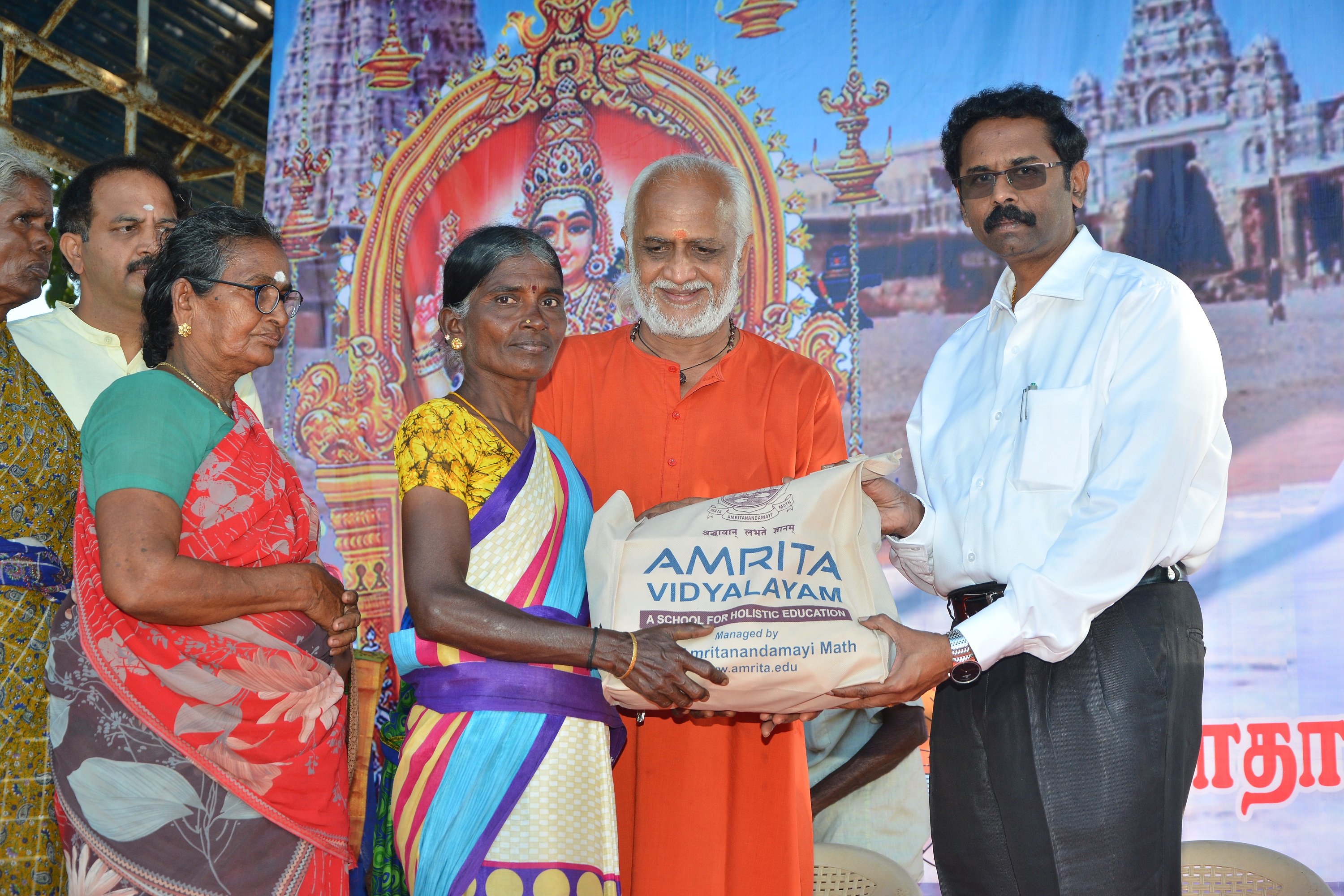 Mata Amritanandamayi Math Helps Thoothukudi Families Affected by the Flood